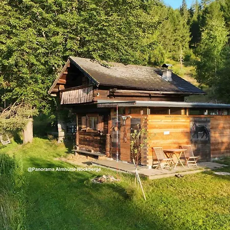 Panorama Almhuette Nockberge 度假居 *